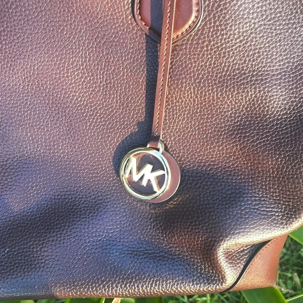 MICHAEL KORS Eva pebbled leather tote bag barolo